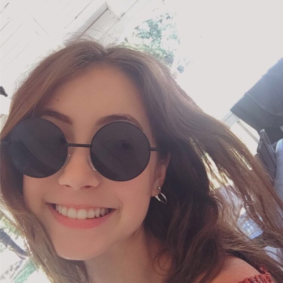 Meet your Posher, Kadence - Picture 1 of 1